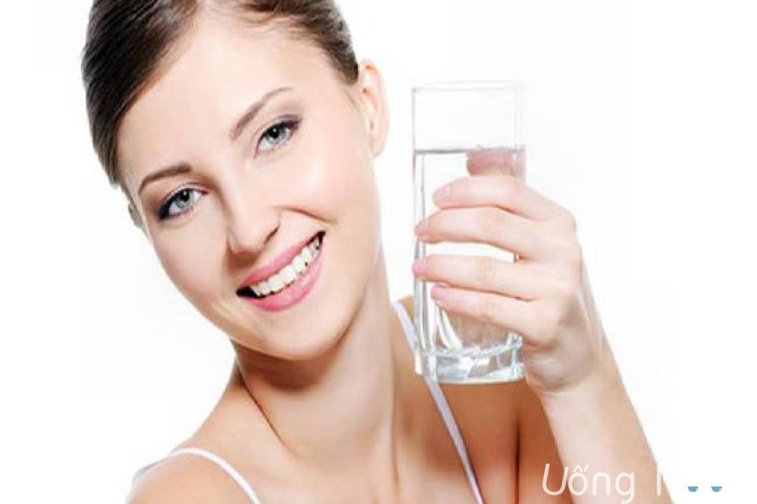 Uống nước tinh khiết đều đặn, đúng cách để da đẹp