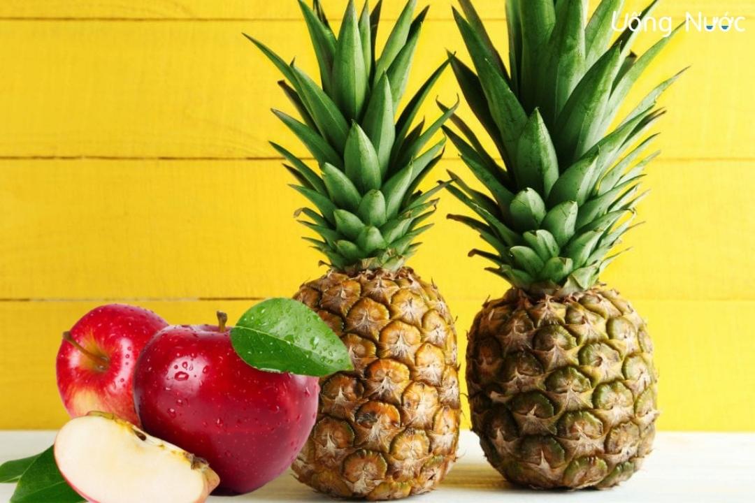 Táo và thơm là hai trong nhiều loại trái cây chứa nhiều vitamin C nhất