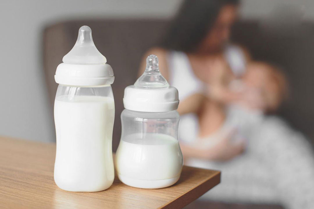 Những điều các mẹ tuyệt đối nên tránh khi pha sữa cho bé