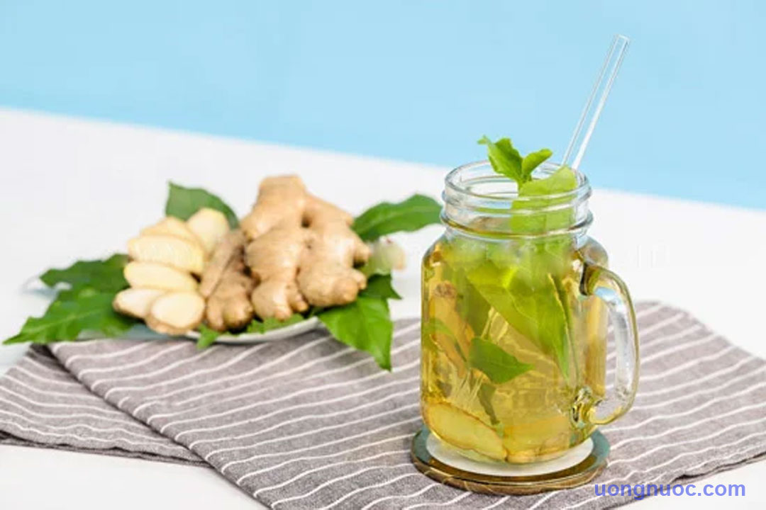 Cách làm nước detox trà xanh, gừng thải độc hiệu quả - UongNuoc.com