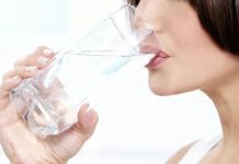 Uống nước vừa trực tiếp giúp trị táo bón